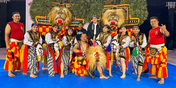 Meriahkan Pra Olimpiade Paris 2024, PLN Hadirkan Reog Ponorogo di Exhibition Pencak Silat