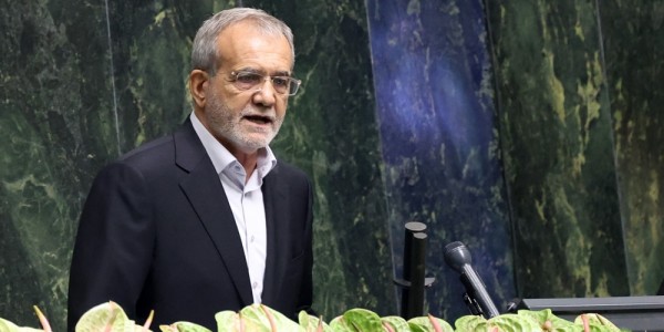 Resmi Dilantik sebagai Presiden Iran, Pezeshkian Bersumpah akan Membela Islam dan Negara