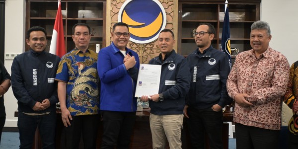 Di Pilgub Sumbar, NasDem Usung Bupati Solok Epyardi Asda