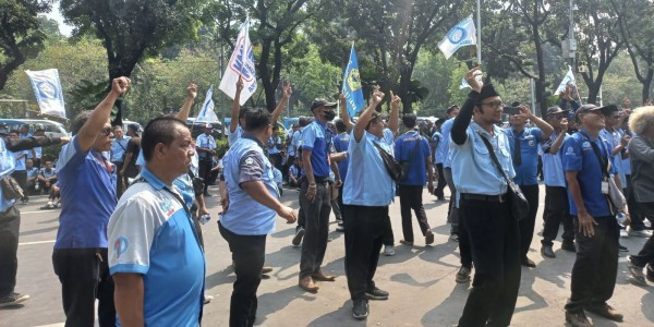 Didemo Sopir Mikrotans, Begini Klarifikasi TransJakarta  