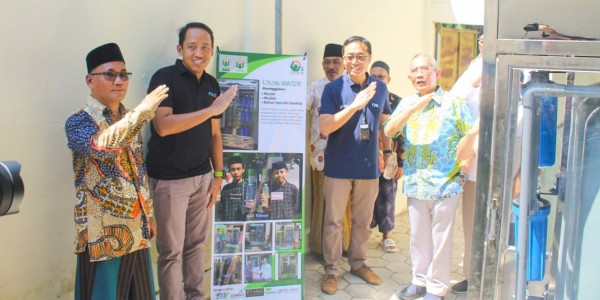 Kolaborasi Unusa bersama PT Pelindo Terminal Petikemas Dukung Kebersihan Pesantren