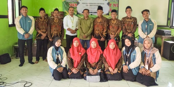KKN Tematik Unisda Perkuat Etika Berbahasa dalam Membentuk Karakter lewat Seminar Kebahasaan