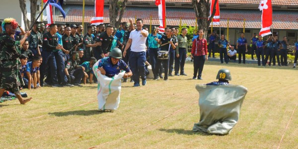 Intip Keseruan Lomba 17 Agustus Antar Siswa Pusdikpel Kodiklatal Jelang HUT ke-79 RI