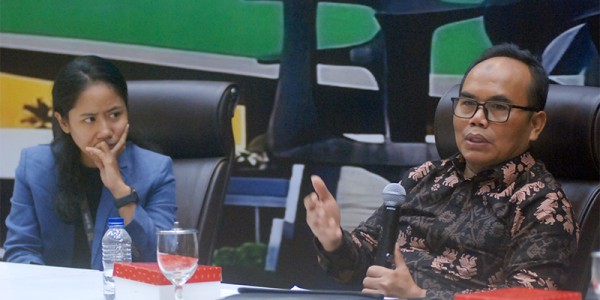 Dialektika Demokrasi Tema " Mencari Solusi Mencegah Kekerasan Terhadap Anak di Indonesia "