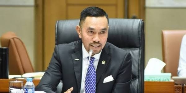 Komisi III DPR Minta Polisi Tangkap dan Ungkap Motif Pelaku Pengrusakan Kaca Mobil Jurnalis