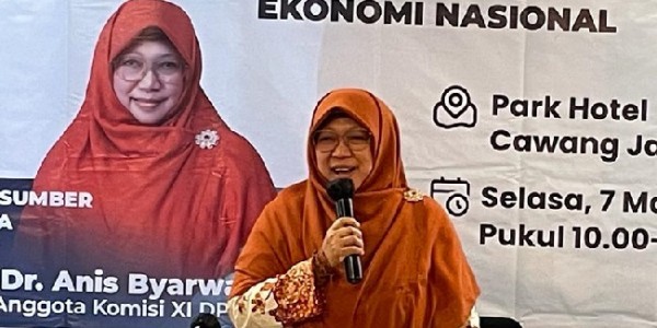 Anis Byarwati: Deflasi Sinyal Melemahnya Konsumsi, Daya Beli, dan Turunnya Pendapatan Kelas Menengah