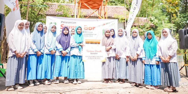 Inspiratif, Keluarga Sumbangkan Uang Buwuhan Nikah Buat Bantu Bangun Sumur Pesantren