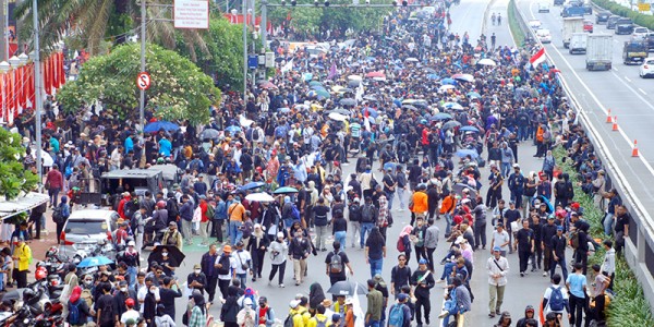 Demo Batalkan Revisi UU Pilkada,