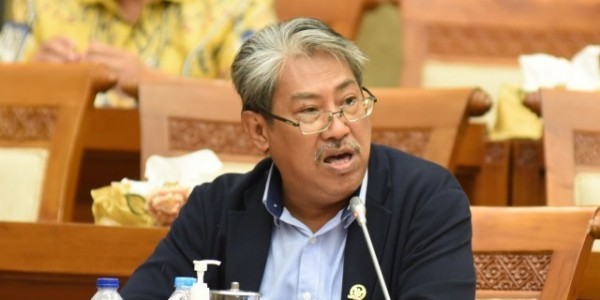 DPR Anggap Pemerintah Sengaja Langgar UU Energi