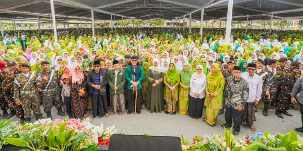 Khofifah dan Gus Miftah Resmikan Graha Muslimat NU Blitar, Pesankan Pentingnya Manager Leader