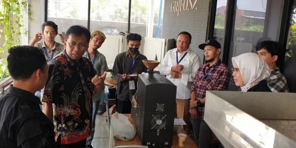 Tingkatkan SDM Bidang Roasting Kopi, Kemenkop Gelar PBK di Palembang