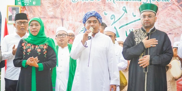 Khofifah Ajak Muslimat NU Jember Perbanyak Sedekah, Bantu Entaskan Kemiskinan Ekstrem