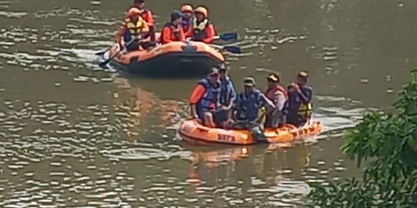 Tim Gabungan Kembali Sisir Lokasi Penemuan Tujuh Jenazah di Kali Bekasi 