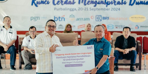 BTN Serahkan Bantuan Sarana Pendidikan ke SMA-N 1 Purbalingga
