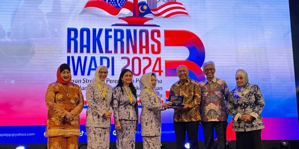 Teten Dorong UMKM Perempuan Terhubung ke Rantai Pasok Global