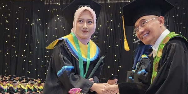 1.084 Mahasiswa Unusa Diwisuda, Penerima KIPK Dominasi Wisudawan ’Cumlade’