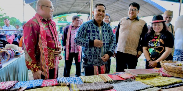 Revitalisasi Pasar Tradisional Binjai Hulu Sintang, Kemenkop Bantu Rp1,5 Miliar