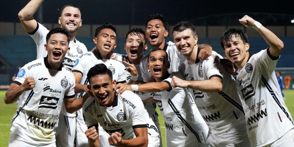 Dua Kartu Merah Warnai Kemenangan Persija atas PSIS