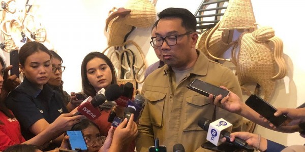 Ditanya Suka Warna Oranye atau Biru, RK: Mencintai Oranye Tanpa Melupakan Biru