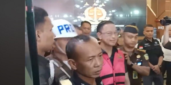 Kejagung Tetapkan Tom Lembong Tersangka Kasus Impor Gula yang Rugikan Negara Ratusan Miliar
