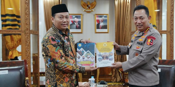 Temui Kapolri, Mohammad Dawam Serahkan Tiga Hasil Penelitian dan Rekomendasi Kompolnas