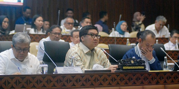 Raker Komisi V DPR dengan Menteri Perumahan dan Pemukiman