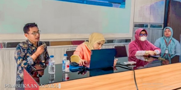 Bekali Skill Content Marketing, Ini yang Dilakukan Dosen Unesa pada 30 UMKM Mamin Ketintang