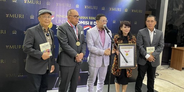Hasilkan UU Terbanyak Sepanjang Sejarah, Komisi II DPR RI Periode 2019-2024 Tih Rekor MURI