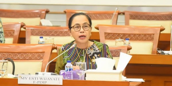 Komisi X DPR Dorong Pendidikan Dasar di Tanah Air Digratiskan