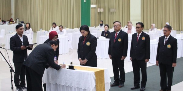 Prodi Hukum Unbhra Jaya Akreditasi Unggul,  Rektor Lantik Empat Pejabat Utama di Lingkungan Ubhara Jaya, Ini Pesannya