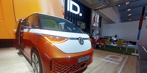 VW Mulai Kirim Mobil ID. Buzz ke Pembeli AS 