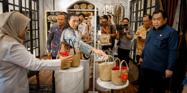 Komisi VII DPR Kunker Spesifik ke Kalsel, Rahayu Saraswati: UMKM Lokal Nadi Ekonomi Indonesia