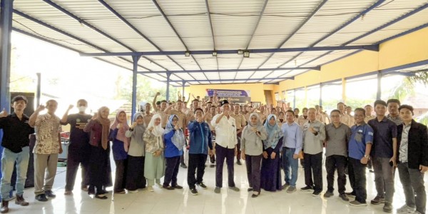 Dosen ITS Terjun Langsung Dampingi Siswa SMK  di Jember Buat Kotak Pendingin dan Konstruksi Kapal