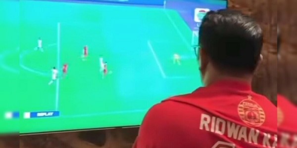 Tanggapi Tantangan Pakai Baju Persija, Ridwan Kamil: Saya Sudah Pernah Pakai 