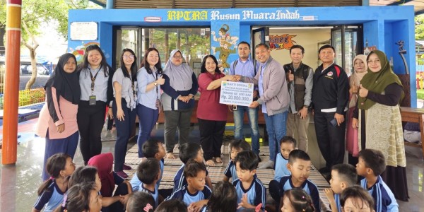 Dukung Kesejahteraan Anak, YKP Berikan Bantuan Makanan Tambahan PAUD Muara Indah