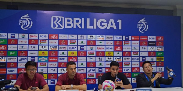 Persija Lemah di Sektor Bek Kiri, Carlos Pena Pastikan Akan Belanja Pemain di Bursa Transfer Putaran Kedua