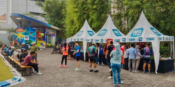BRI Gelar Tunjungan Loop, Ajak Masyarakat Surabaya Gunakan QRIS