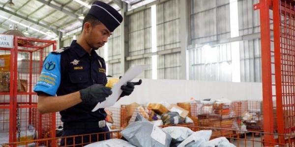 Transformasi Digital dan Tantangan Bea Cukai di tengah Booming E-Commerce