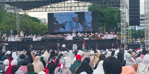 Rizieq Shihab Serukan Persatuan dalam Reuni Akbar PA 212 di Monas
