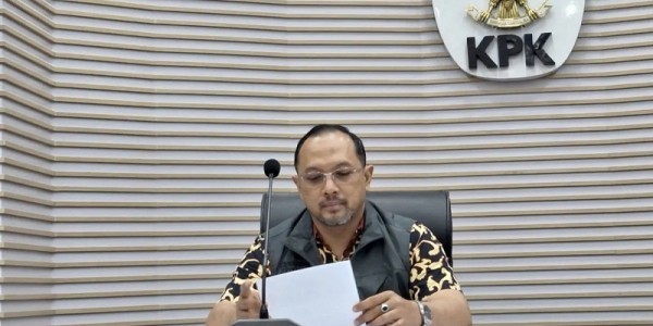 KPK Geledah Kantor OJK dalam Penyidikan Korupsi Dana CSR Bank Indonesia