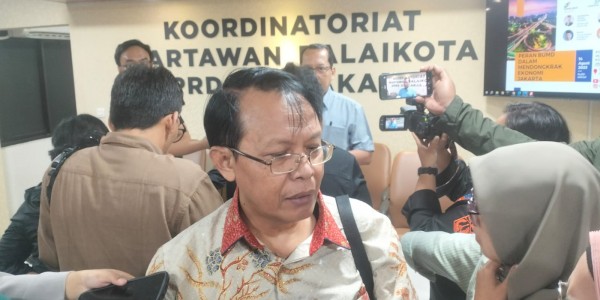 Pengamat Dorong Masyarakat Beralih Gunakan Air Pipa