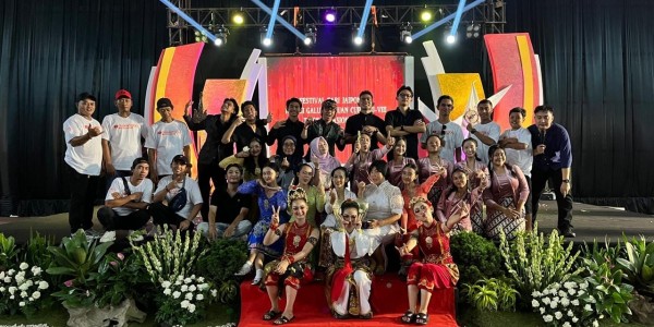 Raja Galuh Pakuan Puji Dedikasi Tine Yowargana dalam Pelestarian Budaya Sunda