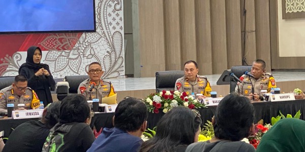 Rilis Akhir Tahun 2024, Kapolda Jatim Tegaskan Tetap Waspadai Judi Online