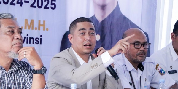 Trotoar Jadi Parkir VIP, Wibi Desak Pemprov Menindak Tegas