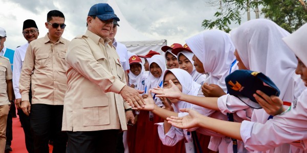 Prabowo Minta Maaf Banyak Anak Belum Terima MBG