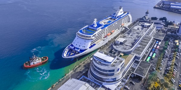 Seven Seas Voyager, Kapal Pesiar Perdana 2025 Sandar di Tanjung Perak Surabaya