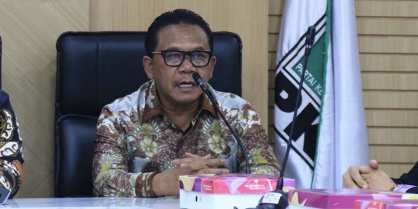 Pelantikan Kepala Daerah Tak Serentak, Komisi II Minta Pemerintah Terbitkan Perpres Baru