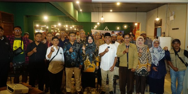 Sosialisasikan Perda Ketenagakerjaan, Bukti Komitmen Kang Rachmat Terhadap Para Pekerja