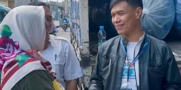 PAM JAYA Salurkan Bantuan Tandon Air di RW 10 Pademangan Timur