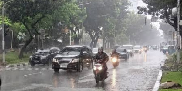 Hujan Lebat Guyur Jakarta, BMKG: Cuaca Ekstrem Berlanjut hingga 31 Januari